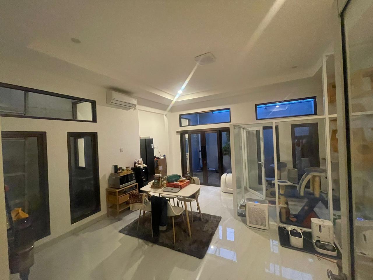 Rumah Semi Furnished Di Jual di Grand Taruma Karawang
